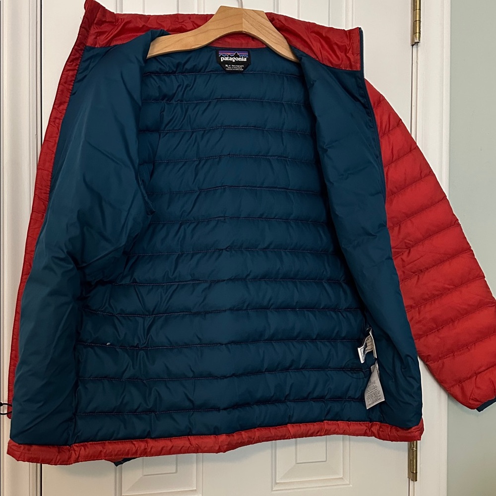 Patagonia Vibrant Red Quilted Jacket (Boy’s XL) - Picture 4 of 4